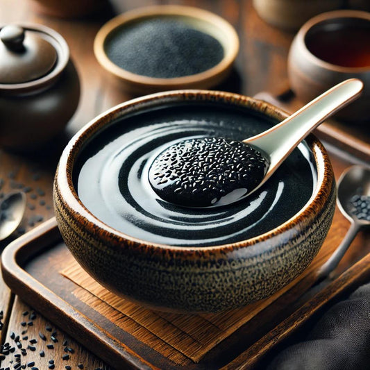 Soupe sucrée au sésame noir, dessert asiatique traditionnel